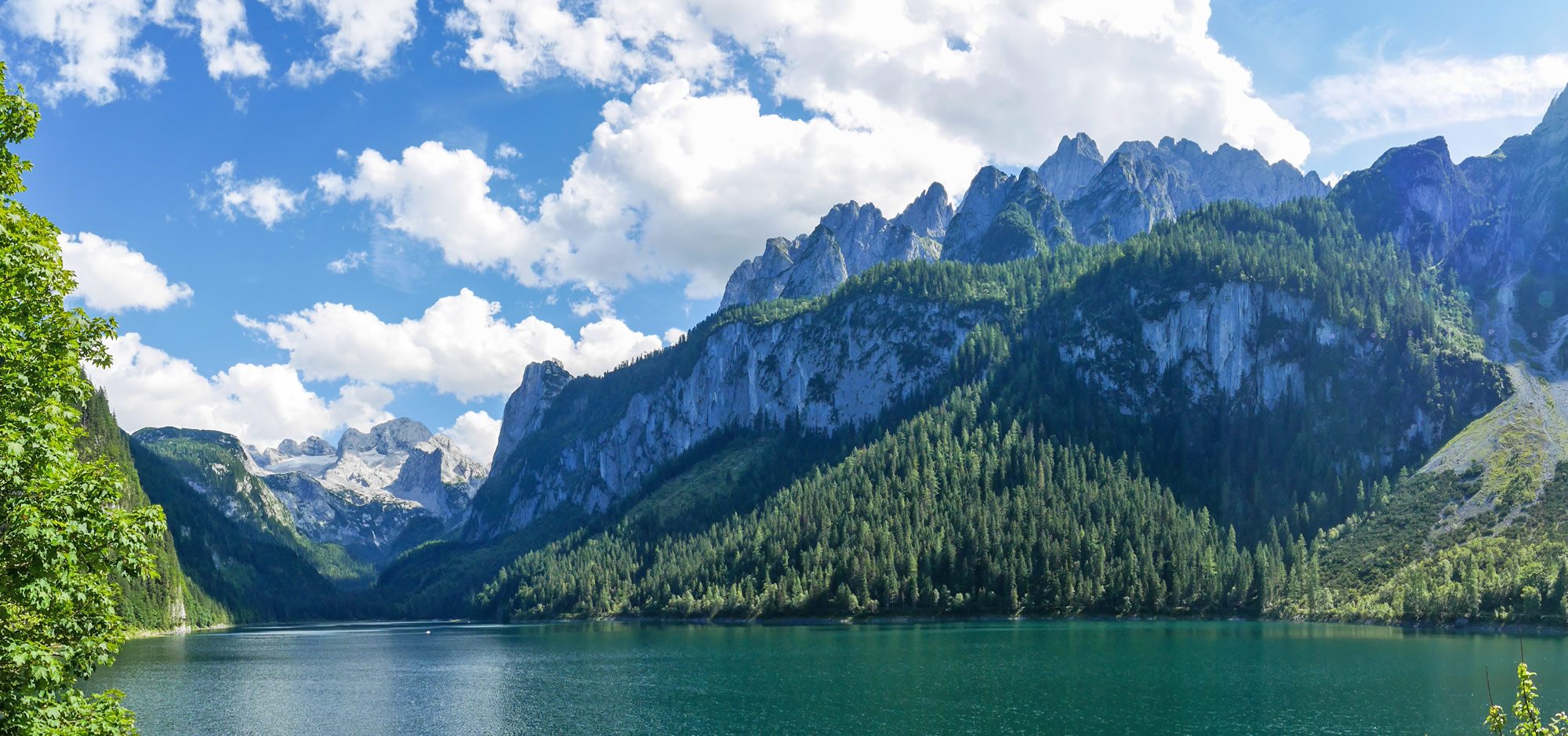 Ausflug zum Gosausee mit dem Dachstein Gletscher im Hintergrund